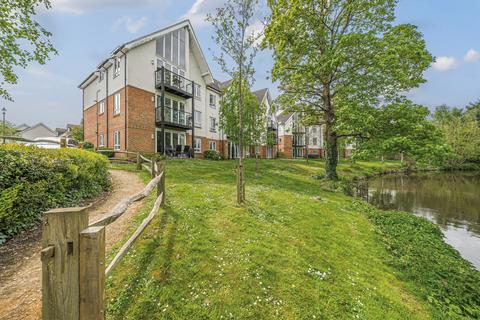 3 Weyview Gardens, Godalming, GU7 1GG