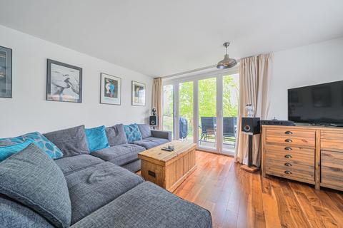 3 Weyview Gardens, Godalming, GU7 1GG