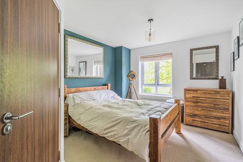 3 Weyview Gardens, Godalming, GU7 1GG