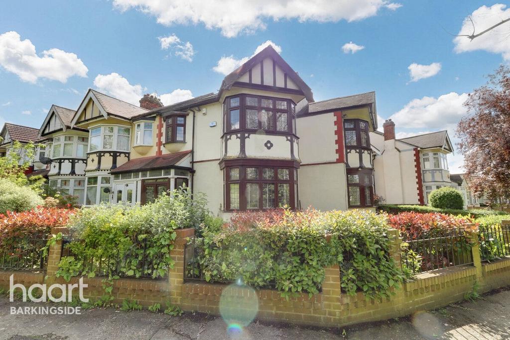 Woodford Avenue, Redbridge 4 bed end of terrace house for sale £675,000