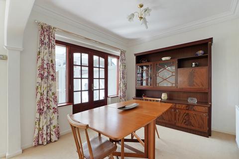 2 Stonecroft Road, Sheffield, S17 4DE