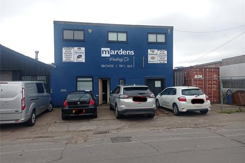 Industrial unit to rent, Armstrong Road, Manor Trading Estate, Benfleet, Essex, SS7