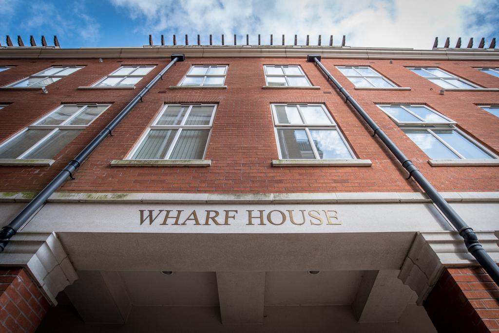 Solihull B90 2 bed apartment for sale £235,000