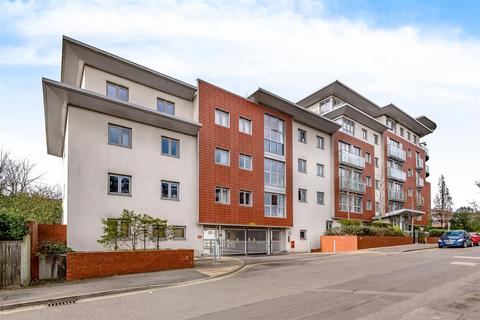 Flat 7, Park Heights Constitution Hill, Woking, GU22 7RT