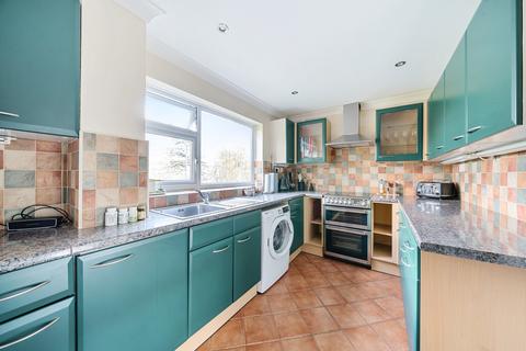 40 Broom Close, Teddington, TW11 9RJ