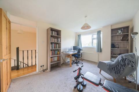 40 Broom Close, Teddington, TW11 9RJ