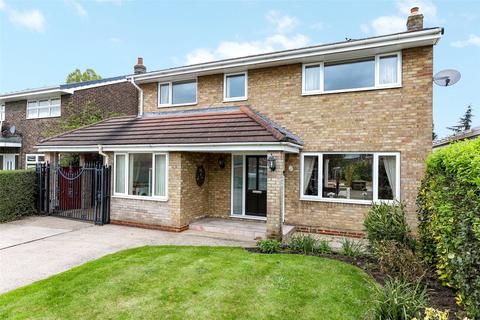 4 bedroom detached house for sale, Stopford Avenue, Sandal, Wakefield, WF2