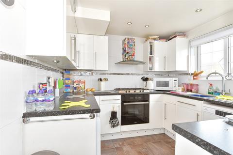 29 Hazel Grove, Chatham, ME5 0ED
