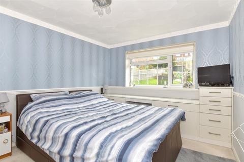 29 Hazel Grove, Chatham, ME5 0ED