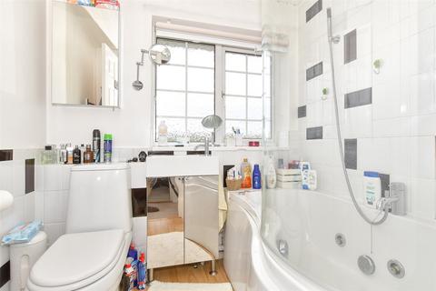 29 Hazel Grove, Chatham, ME5 0ED