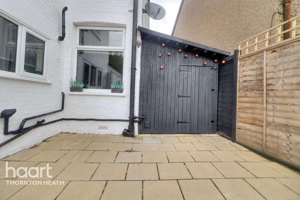 Elmers Road, London 5 bed semidetached house for sale £525,000