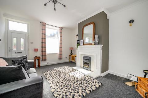 2 bedroom terraced house for sale, Hembrigg Terrace, Morley, LS27