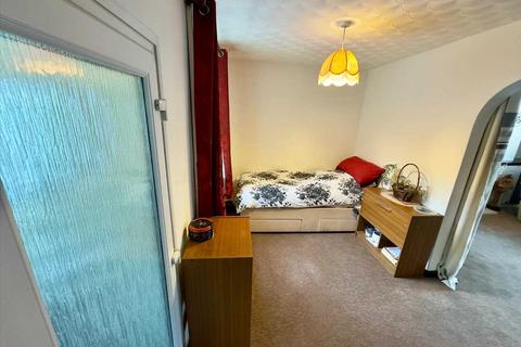 22 Howard Street, Tonypandy, CF40 2BP
