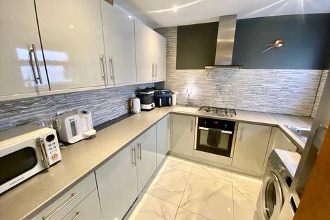 25 Old Street, Tonypandy, CF40 2AG