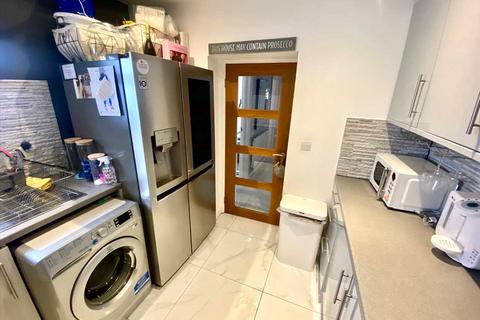 25 Old Street, Tonypandy, CF40 2AG