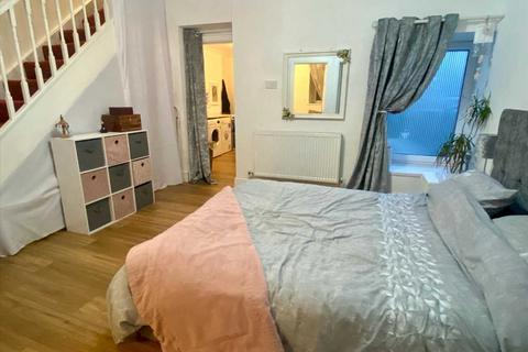 98 Aberrhondda Road, Porth, CF39 0AU