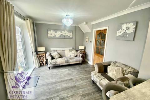 26 Heol Islwyn, Tonyrefail, Porth, CF39 8NR