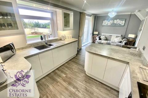 26 Heol Islwyn, Tonyrefail, Porth, CF39 8NR