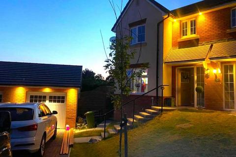 94 Highfields, Tonyrefail, Porth, CF39 8GA