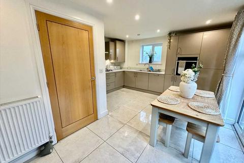94 Highfields, Tonyrefail, Porth, CF39 8GA