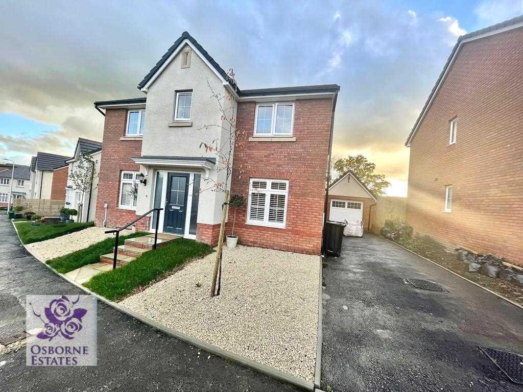 Highfields, Porth CF39 4 bed detached house for sale £359,950