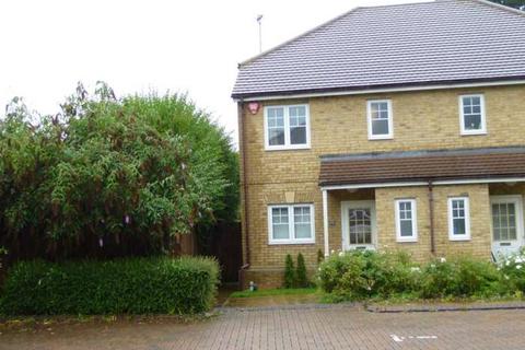 3 bedroom semi-detached house to rent, Eastcourt Avenue, Reading RG6