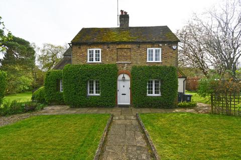 3 bedroom detached house for sale, Wormley West End, Broxbourne EN10