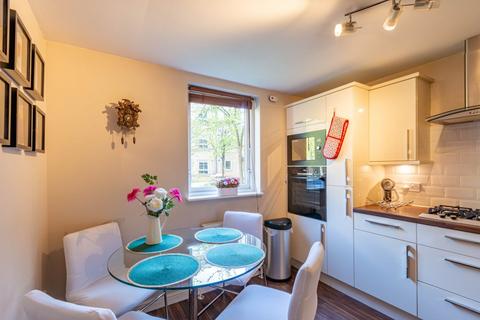 2 bedroom flat to rent, 1075L – Dicksonfield, Edinburgh, EH7 5NE
