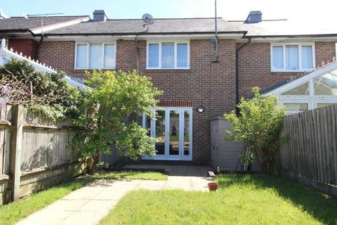 2 bedroom terraced house to rent, Royal George Road, Burgess Hill, RH15