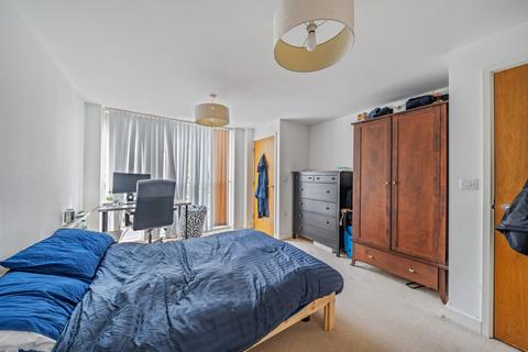 Flat 6, Alaska Apartments, 22 Western Gateway, London, E16 1BW