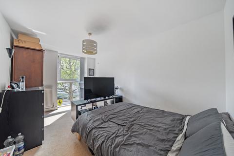 Flat 6, Alaska Apartments, 22 Western Gateway, London, E16 1BW