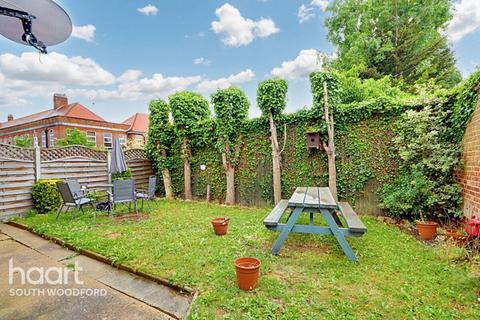 5 Mallards Road, Woodford Green, IG8 7DF