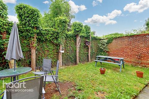 5 Mallards Road, Woodford Green, IG8 7DF