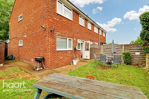 5 Mallards Road, Woodford Green, IG8 7DF