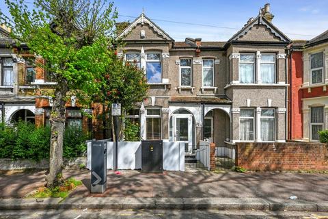3 bedroom terraced house for sale, Woodhouse Grove, London E12
