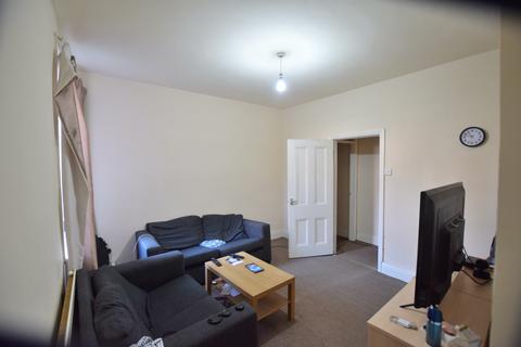 2 bedroom flat to rent, Wingrove Avenue, Fenham NE4