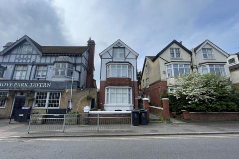 3 bedroom maisonette to rent, Old Shoreham Road, Hove, East Sussex