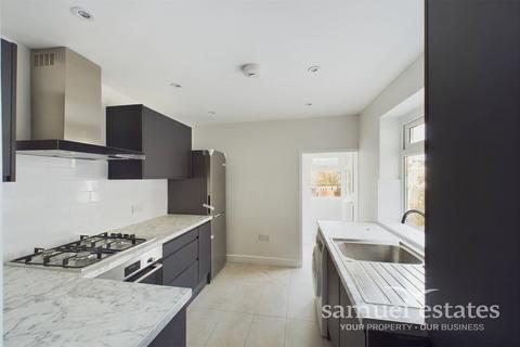 2 bedroom terraced house to rent, Bensham Lane, Thornton Heath, CR7