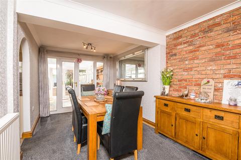 4 bedroom semi-detached house for sale, Little Wakering Road, Great Wakering, Southend-on-Sea, Essex, SS3