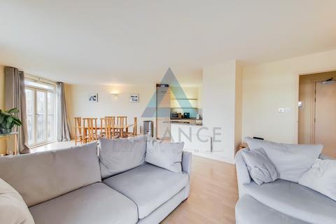 2 bedroom apartment for sale, Dundee Wharf, London E14