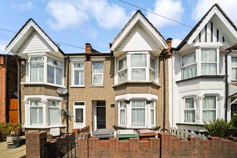 1 bedroom flat for sale, Cavendish Road, Highams Park, E4