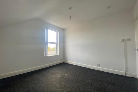 2 bedroom flat to rent, Southport PR8