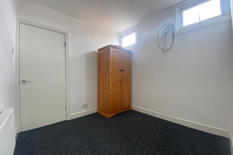 2 bedroom flat to rent, Southport PR8