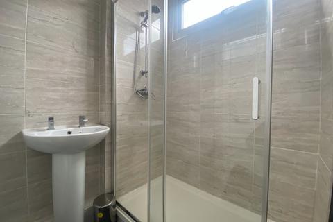 2 bedroom flat to rent, Southport PR8