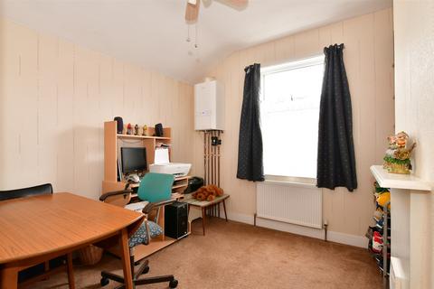 19 Chester Road, Gillingham, ME7 4AF