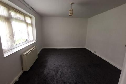 2 bedroom flat to rent, Wharf Road, Broxbourne, EN10