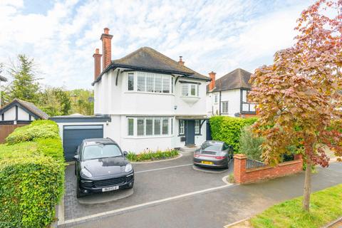 3 bedroom detached house for sale, Garrick Close, Walton-on-Thames, KT12