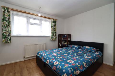 3 bedroom maisonette for sale, Woking, Surrey GU22