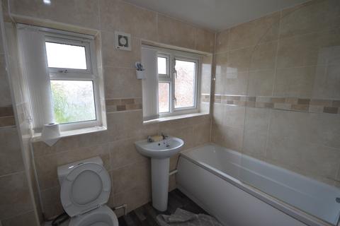 3 bedroom terraced house to rent, Wexford Avenue, Hull HU9