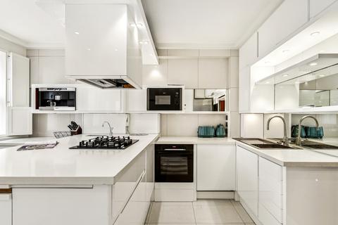 3 bedroom flat to rent, Rosary Gardens, South Kensington, London